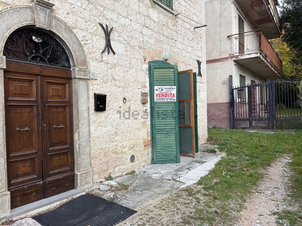 appartamento in vendita a Costacciaro in zona Costa San Savino