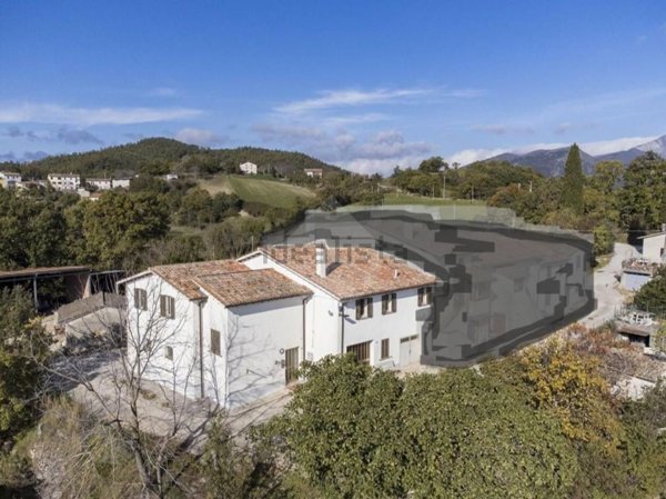 appartamento in vendita a Costacciaro in zona Rancana