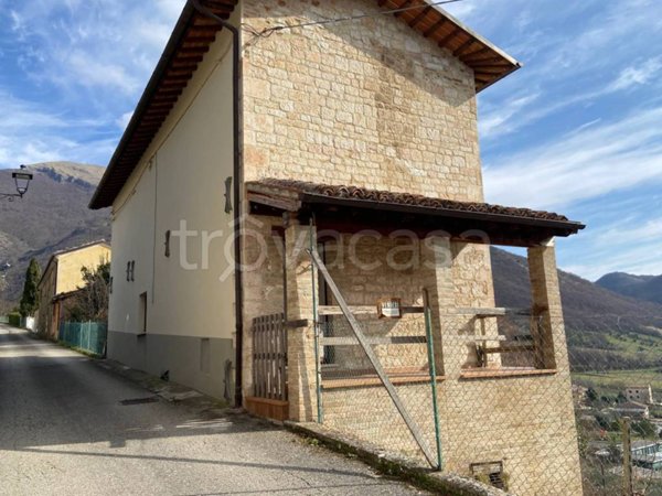 casa indipendente in vendita a Costacciaro