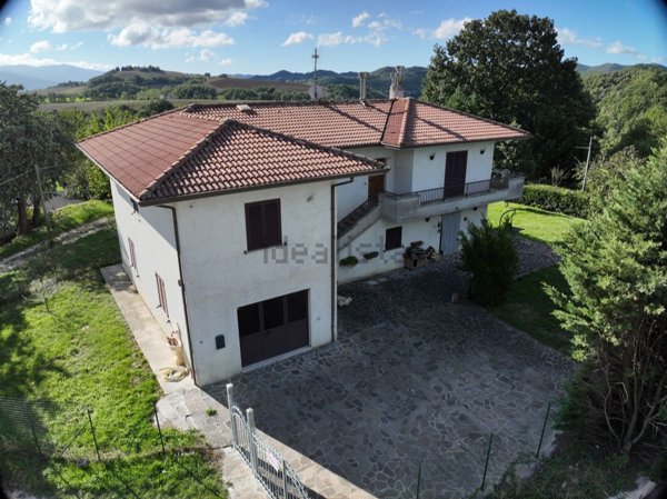 casa indipendente in vendita a Costacciaro