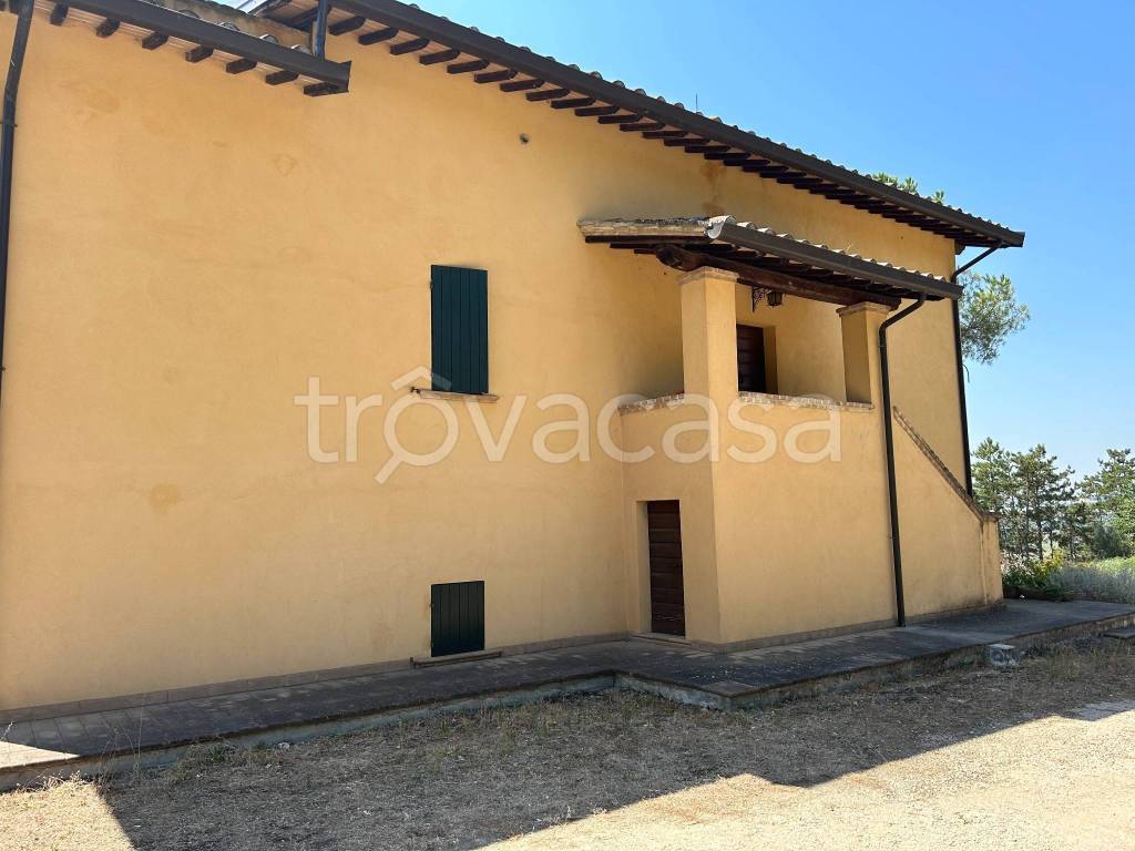 casa indipendente in vendita a Deruta in zona Ponte Nuovo