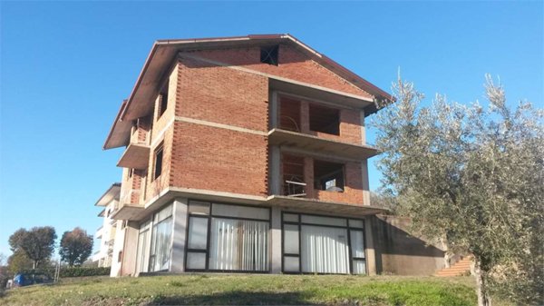 casa indipendente in vendita a Deruta in zona Castelleone