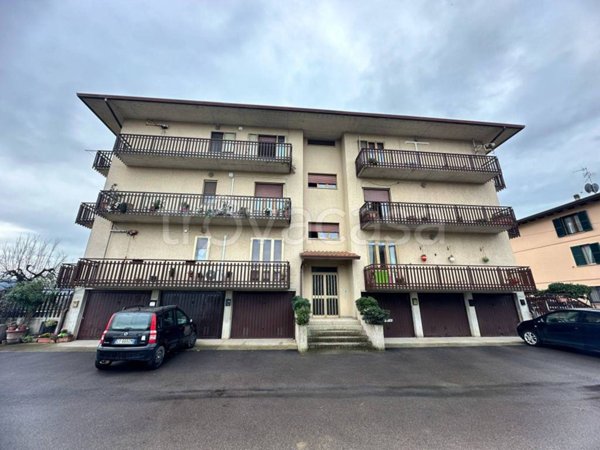appartamento in vendita a Deruta in zona Sant'Angelo di Celle