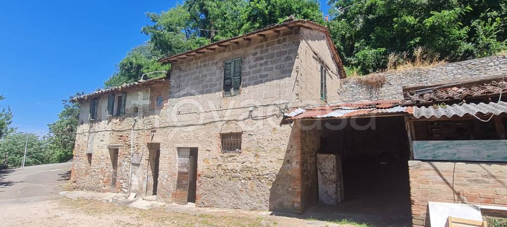 appartamento in vendita a Deruta in zona Castelleone