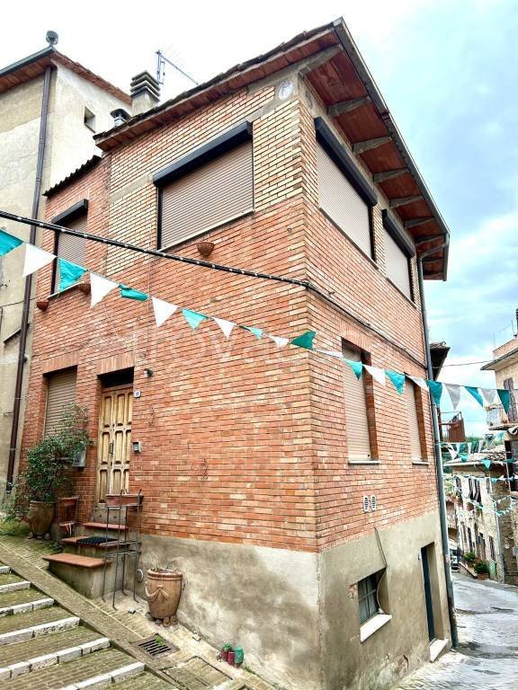casa indipendente in vendita a Deruta