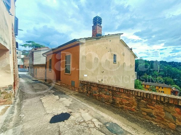 casa semindipendente in vendita a Deruta