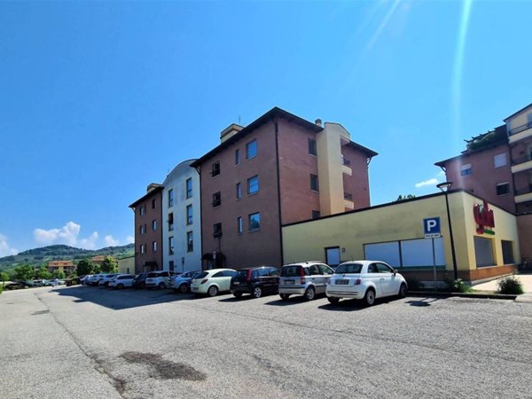ufficio in vendita a Deruta