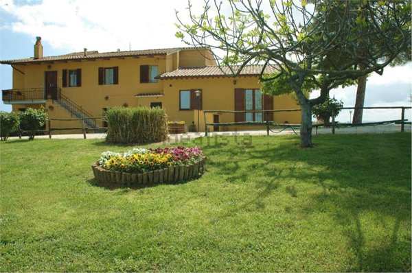 casa indipendente in vendita a Deruta