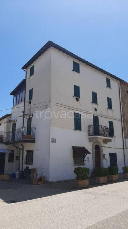 casa indipendente in vendita a Deruta in zona Casalina