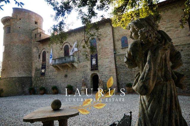 intera palazzina in vendita a Deruta in zona Castelleone