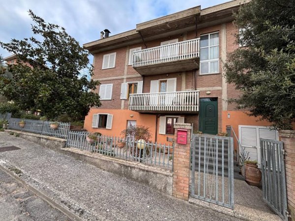 appartamento in vendita a Deruta in zona Ripabianca