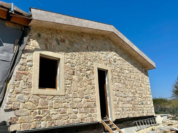 casa indipendente in vendita a Deruta