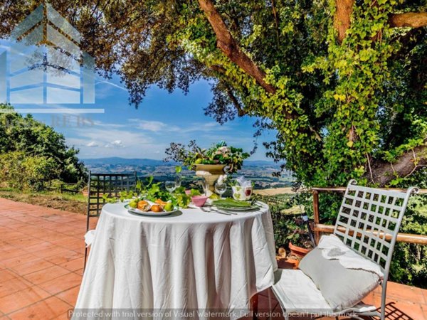 villa in vendita a Deruta in zona Castelleone