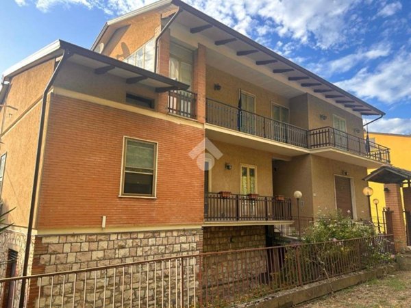 casa indipendente in vendita a Deruta