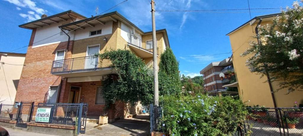 casa indipendente in vendita a Deruta