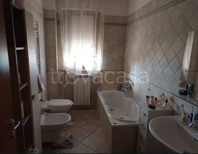 appartamento in vendita a Deruta in zona Sant'Angelo di Celle