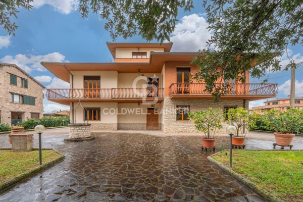 casa indipendente in vendita a Deruta
