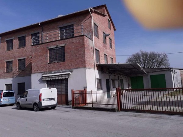 casa indipendente in vendita a Deruta in zona Sant'Angelo di Celle