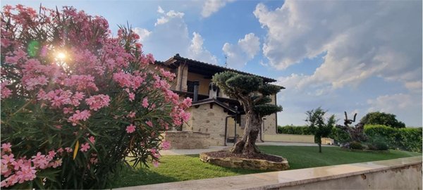 casa indipendente in vendita a Deruta