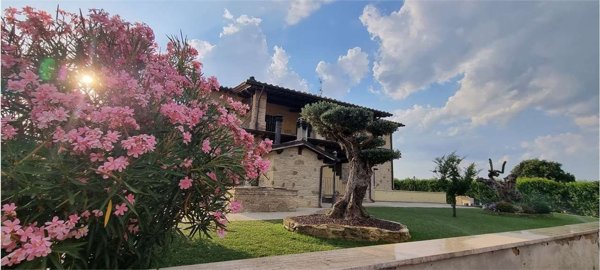 casa indipendente in vendita a Deruta