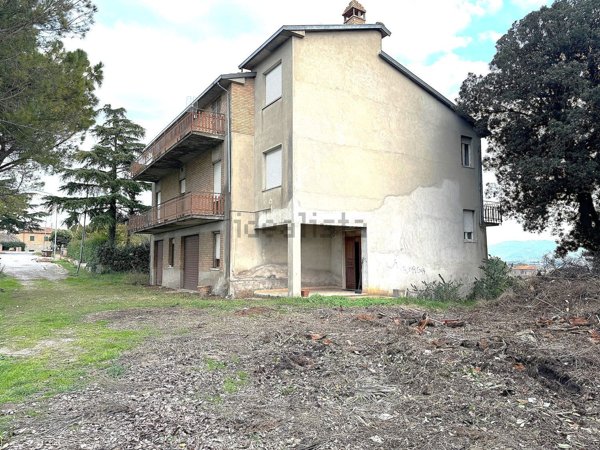 casa indipendente in vendita a Deruta in zona Ripabianca