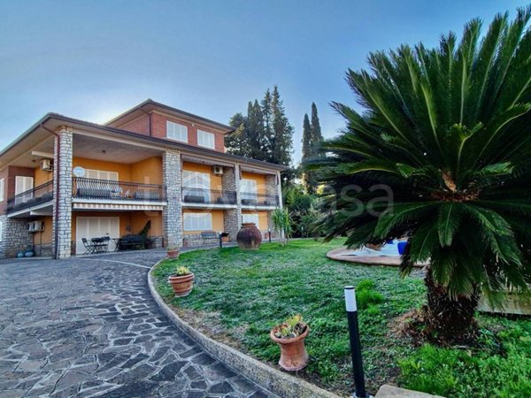 casa indipendente in vendita a Deruta