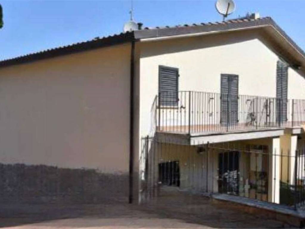 casa indipendente in vendita a Deruta