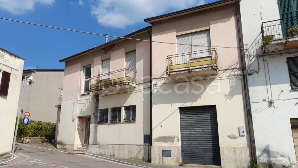 casa indipendente in vendita a Deruta