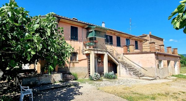 casa indipendente in vendita a Deruta