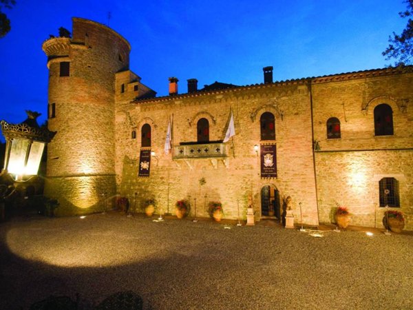 intera palazzina in vendita a Deruta in zona Castelleone