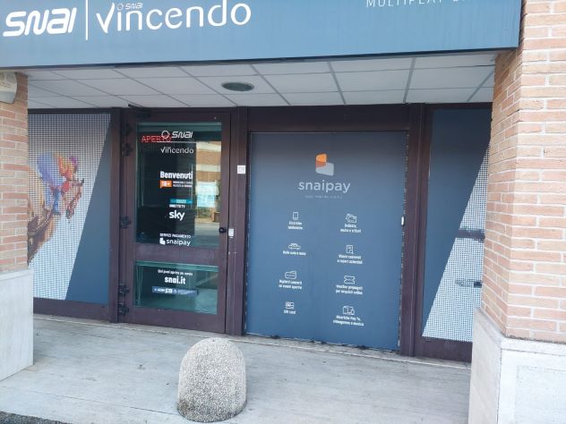 negozio in vendita a Deruta