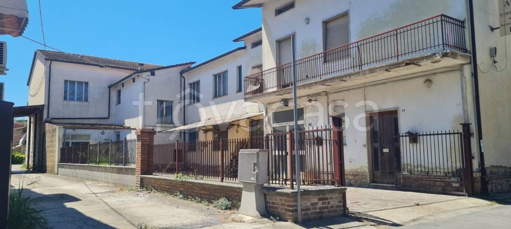 casa indipendente in vendita a Deruta