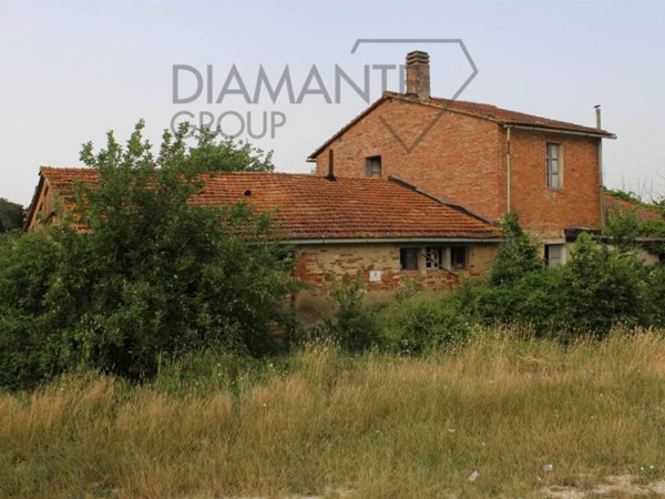 casale in vendita a Deruta in zona Casalina