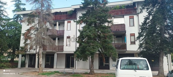 locale commerciale in vendita a Deruta