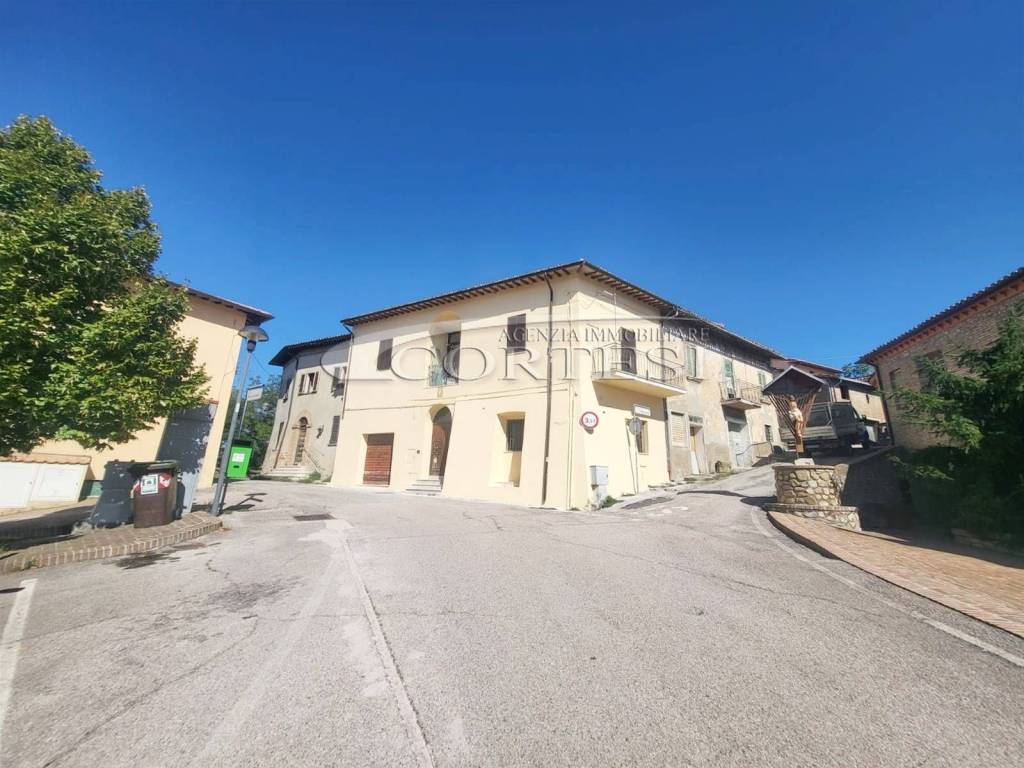 casa indipendente in vendita a Deruta