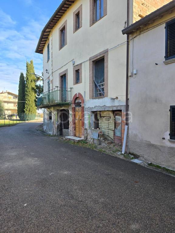 casa indipendente in vendita a Deruta in zona Sant'Angelo di Celle