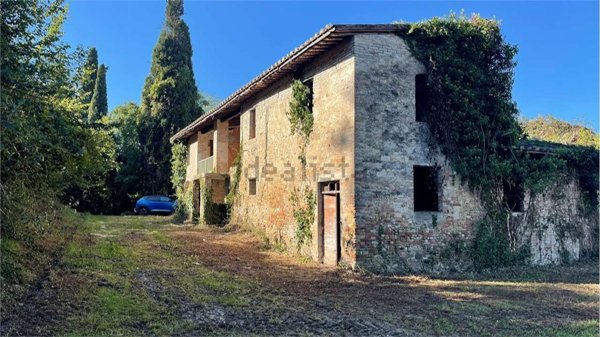 casale in vendita a Deruta in zona Casalina
