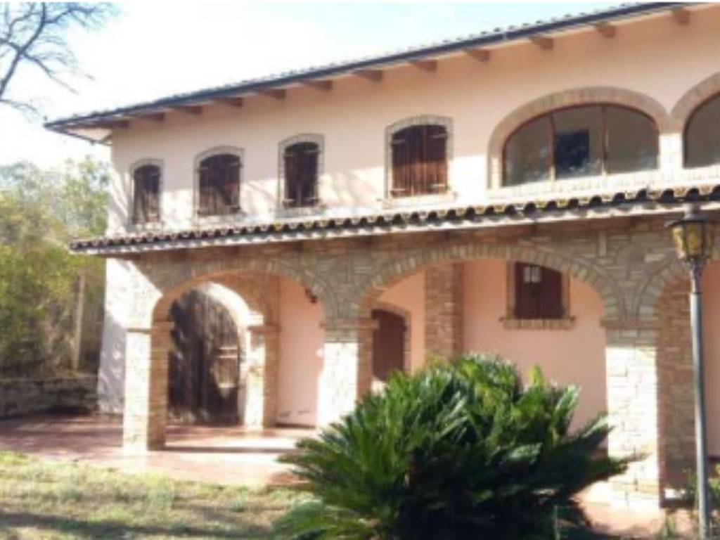 casa indipendente in vendita a Deruta in zona Ripabianca