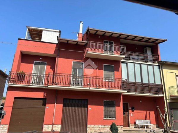 appartamento in vendita a Deruta in zona Ponte Nuovo