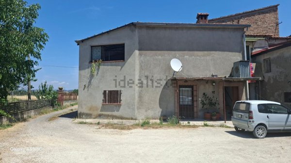 casa indipendente in vendita a Deruta in zona Sant'Angelo di Celle