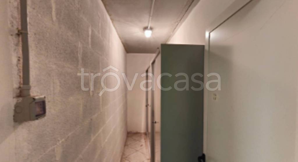 locale commerciale in vendita a Deruta