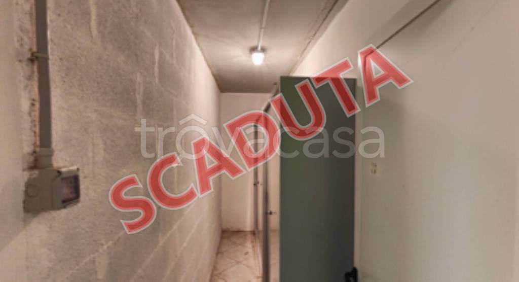 locale commerciale in vendita a Deruta