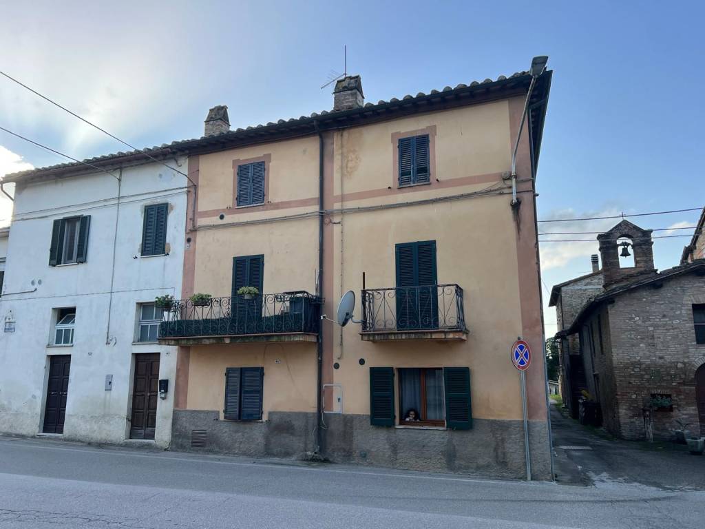 appartamento in vendita a Deruta in zona Casalina