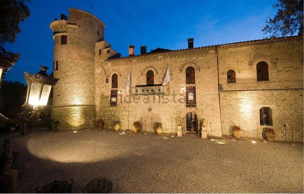 villa in vendita a Deruta in zona Castelleone