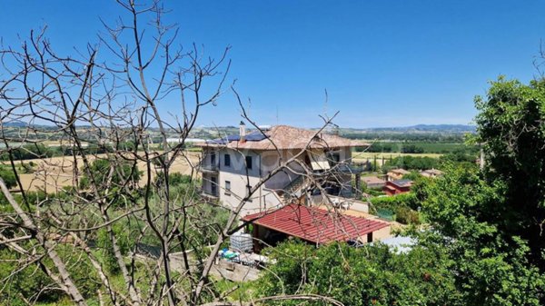 casa indipendente in vendita a Deruta in zona Ripabianca