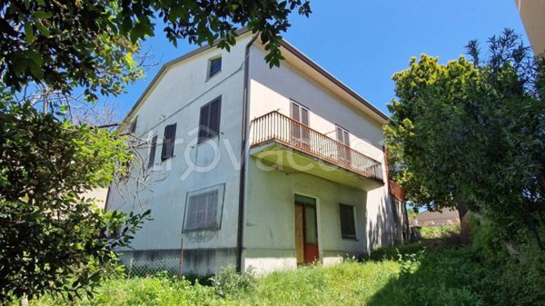 casa indipendente in vendita a Deruta in zona Ripabianca