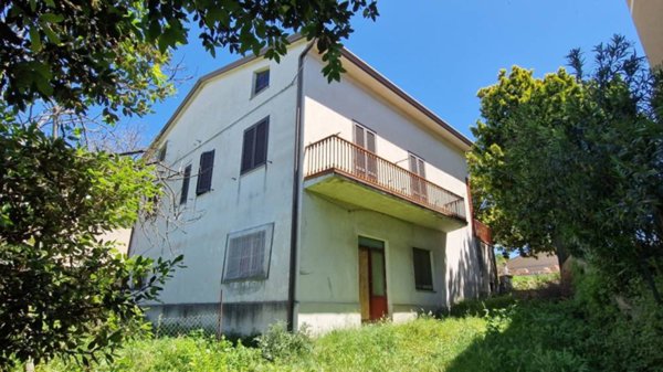 casa indipendente in vendita a Deruta in zona Ripabianca