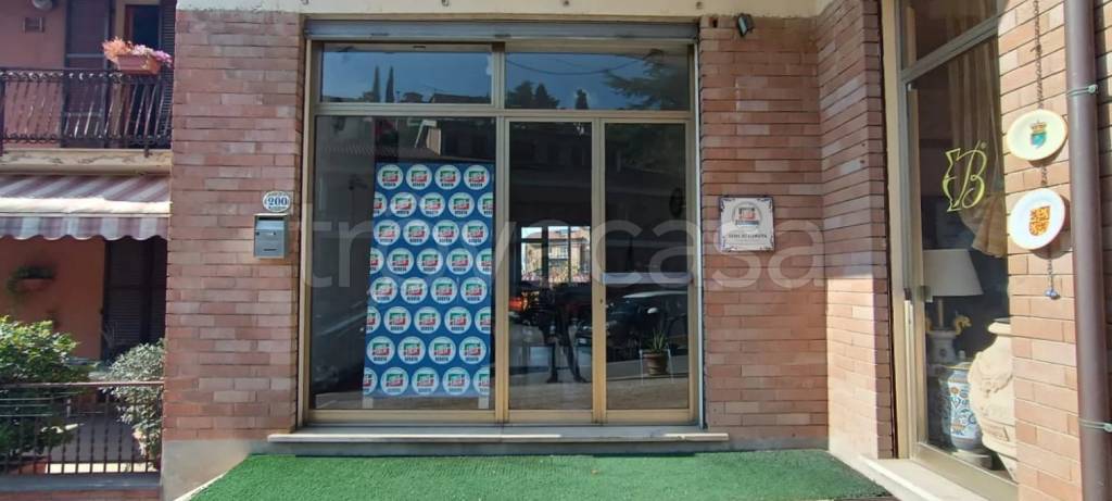 negozio in vendita a Deruta