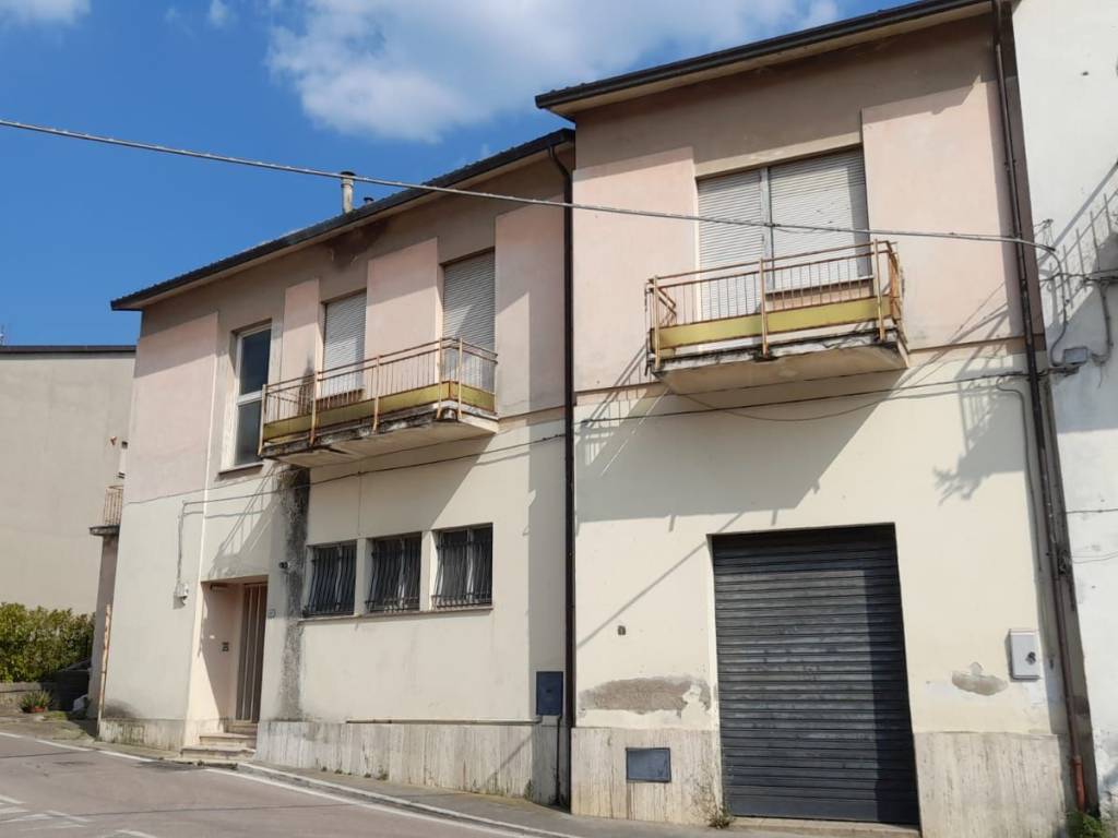 casa indipendente in vendita a Deruta