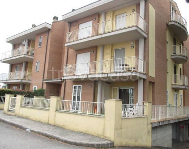 appartamento in vendita a Deruta in zona San Nicolò di Celle